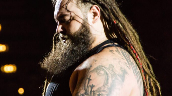 WWE নতুন 'কেভবার্ড' শার্ট প্রকাশ করেছে, সম্ভবত আসন্ন Wyatt-থিমযুক্ত গ্রুপ - রেসলিং ইনকর্পোরেটেডের সাথে আবদ্ধ।

