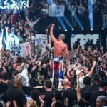কেভিন সুলিভান ফ্রান্সের লিওনে WWE ব্যাকল্যাশ ক্রাউডকে সম্বোধন করেছেন - রেসলিং ইনকর্পোরেটেড।