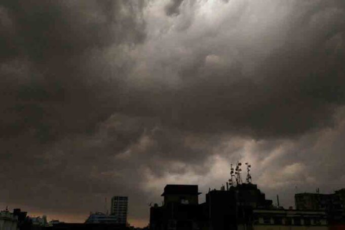  বায়ুবিরাটরদবদল!  সপ্তাহভরঝড়-বৃষ্টি, কলকাতায় কালবৈশাখীকবে?

