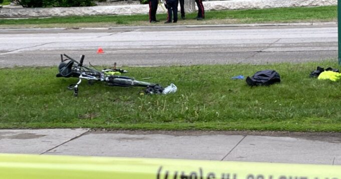 A serious crash involving a cyclist closed Wellington Crescent Road Thursday morning - Winnipeg | Globalnews.ca

