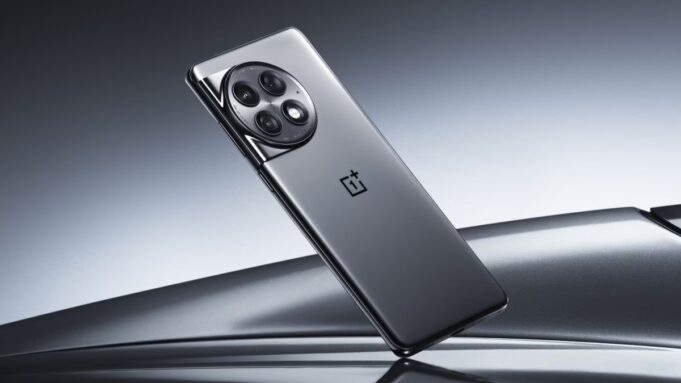 OnePlus Ace 3 Pro Leaked Schematics Hint at Curved Edges, Hole-Punch Display Cutout