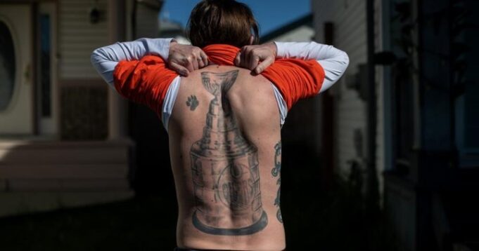 This Oilers fan vows to get his back tattoo if the team wins a championship - Edmonton | Globalnews.ca


