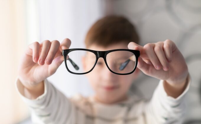 Study: The association between screen time exposure and myopia in children and adolescents: a meta-analysis. Image Credit: Inna Kot/Shutterstock.com