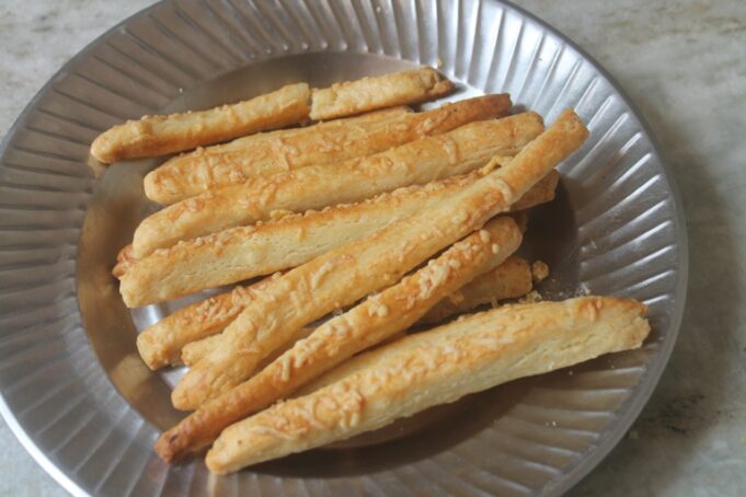cheese straws baked and served