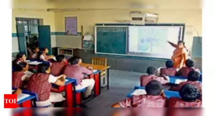 তামিলনাড়ু হাই-টেক স্কুল ল্যাবরেটরিগুলির জন্য 8,209 শিক্ষক নিয়োগ করবে - টাইমস অফ ইন্ডিয়া

