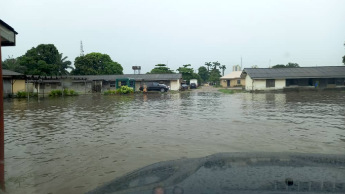 আসন্ন আকস্মিক বন্যার জন্য নদীর বাসিন্দারা সতর্ক

