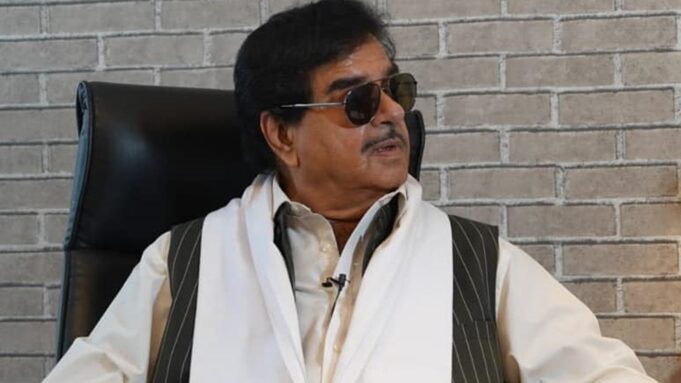 Bollywood actor-turned-parliamentarian Shatrughan Sinha was taken to the hospital on Sunday due to "viral fever and weakness," his son Luv Sinha had said.